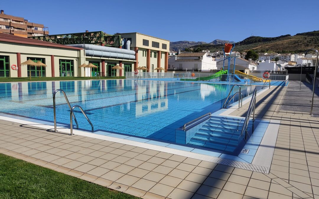 Reforma de la piscina municipal descubierta del Complejo Deportivo Fernando Arguelles en Antequera